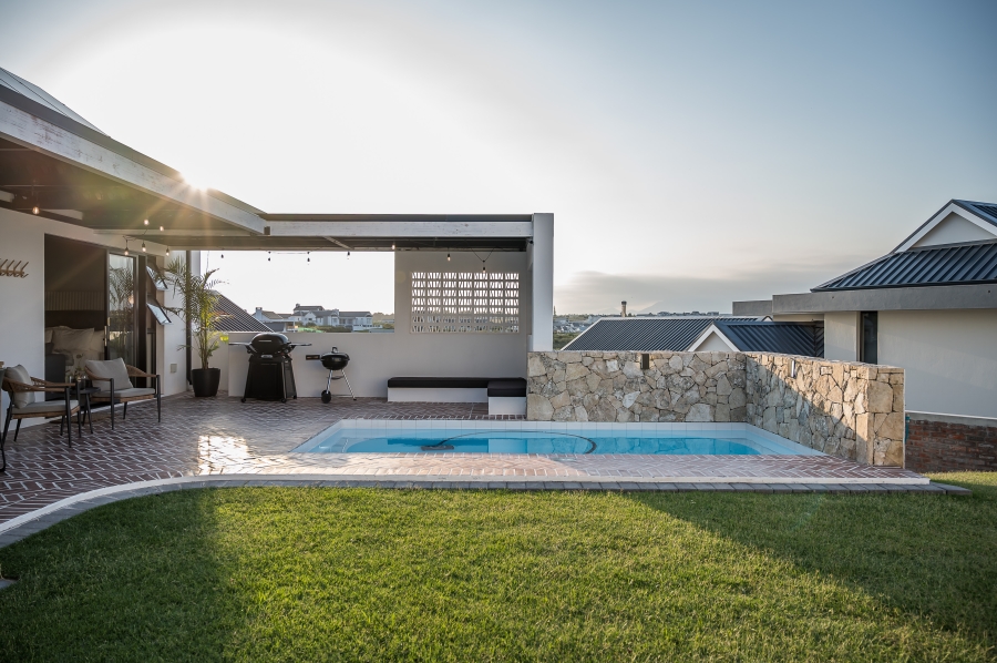 4 Bedroom Property for Sale in Kingswood Golf Estate Western Cape